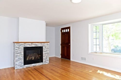 54 Silvermine Ave, Norwalk CT  06850-2008 exterior