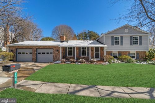 8097 Winding Way Ct, Springfield, VA 22153-2434