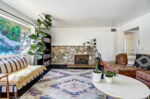 5910 Intervale Dr, Riverside CA  92506-4049 exterior