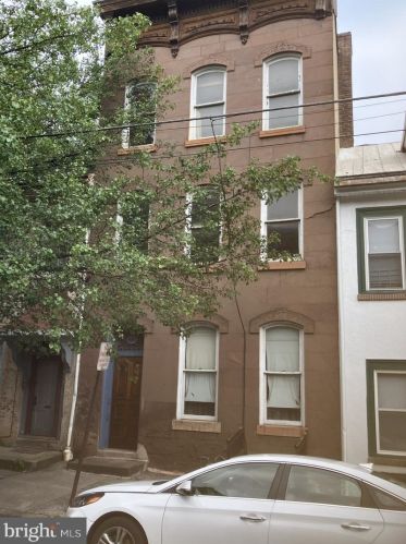 616 Mahantongo St, Primrose, PA 17901-4404
