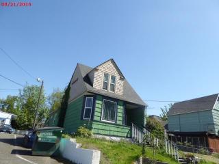 613 Trafton St, Tacoma, WA 98403-1040