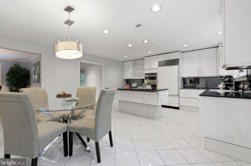 518 State Rd, Princeton NJ  08540-1410 exterior