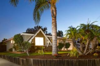 2129 Foster St, Oceanside, CA 92054-3526
