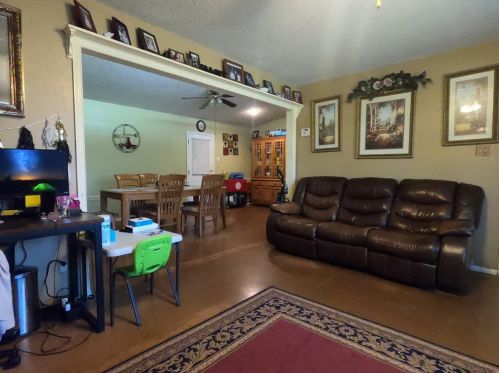 1619 Ashberry Dr, Austin TX  78723-1105 exterior