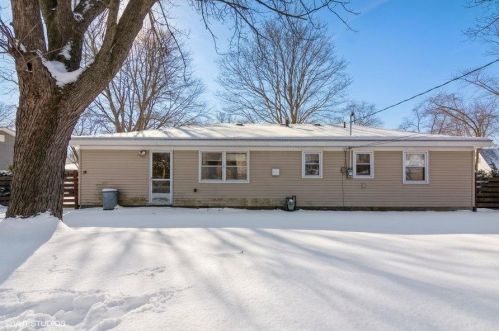 377 Stonehill Dr, Valpo IN 46385-8475 exterior