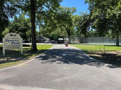 612 Arkansas Park, Conroe TX  77302-1037 exterior