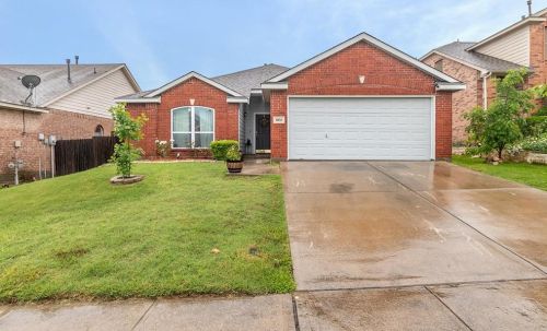 5021 Bedfordshire Dr, Fort Worth, TX 76135-1475