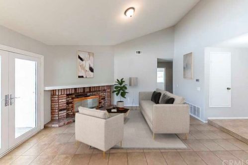 8014 Rockford Cir, Riverside, CA 92509-7053