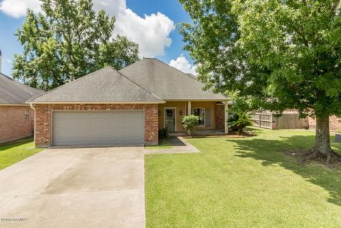 405 Crest Cir, Youngsville, LA 70592-5468