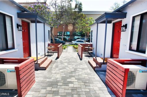 221 Isabel St, Glendale CA  91207-1722 exterior