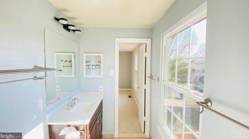 4 Dinsdale Ct, Silver Spring MD exterior