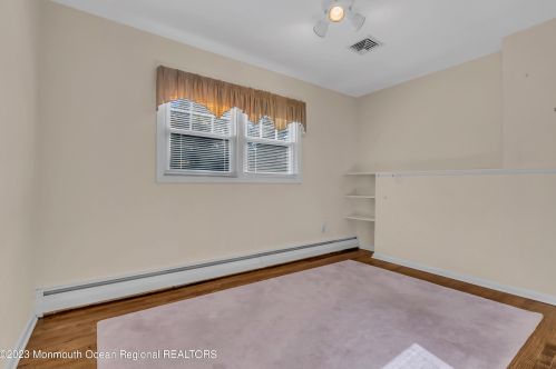 4 Judith Ct, Tinton Falls NJ  07712-4136 exterior