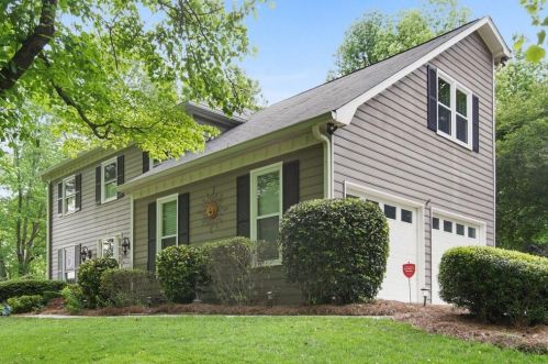 2317 Marneil Dr, Marietta, GA 30062-1602