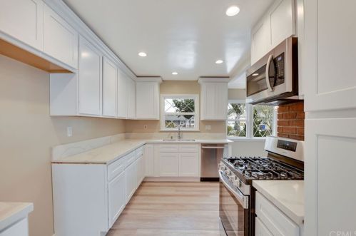 2918 Westridge Rd, Riverside CA  92506-4454 exterior