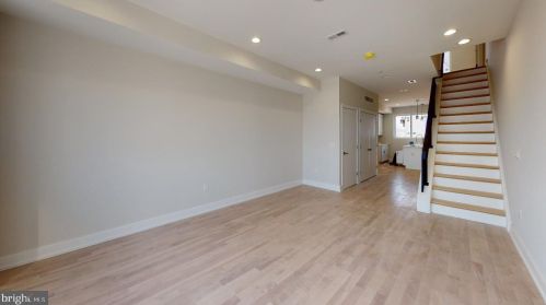 1856 4th St, Philadelphia, PA 19122-2202