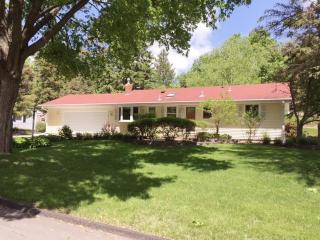 3933 Dartmouth Dr, Hopkins, MN 55345-1714