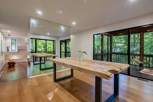 620 Colebrook Ct, Atlanta GA  30327-4710 exterior