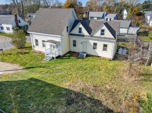 13 Lincoln St, Richmond, ME 04357-1205