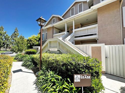 27 Woodleaf, Irvine CA  92614-7059 exterior