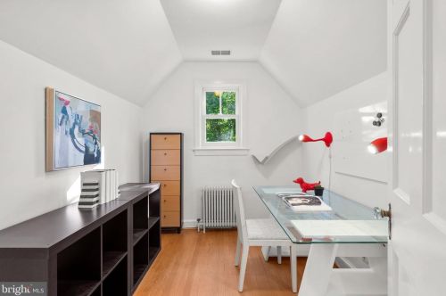 1118 Dl Dr, Silver Spring MD 20910-1601 exterior