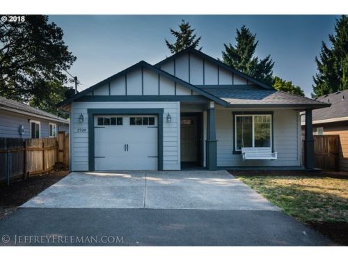 2728 Walnut St, Portland, OR 97267-1353