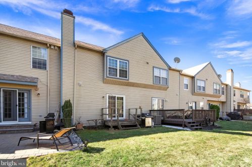 45 Willow Bend Dr, Trenton, NJ 08690-3336