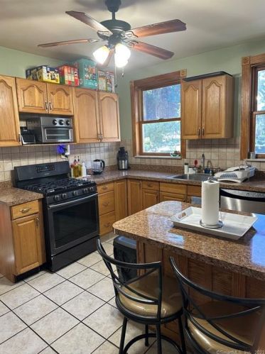 332 Hawthorne Ave, Derby, CT 06418-1113