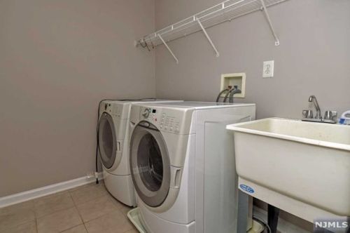 59 Magnolia Way, Paterson NJ  07508-3114 exterior