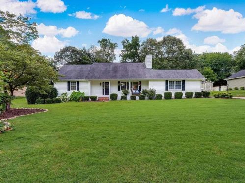 2619 Pinebrook Dr, Gainesville, GA 30506-1808