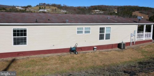 120 Dewey Dr, Maysville WV  26833 exterior