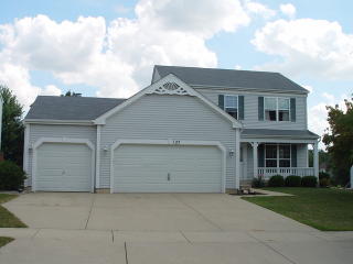 127 Buckskin Ln, Streamwood, IL 60107-3328