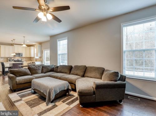 365 Chickamauga Dr, Harpers Ferry WV 25425-3633 exterior