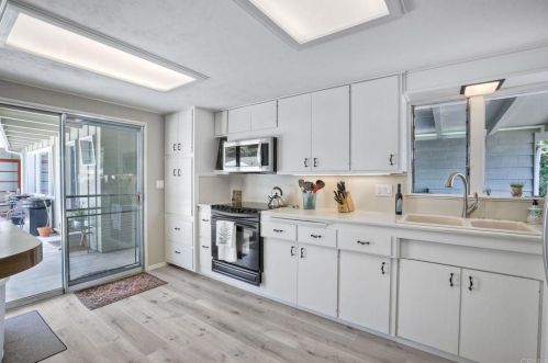 1111 Oak Dr, Vista CA  92084-4659 exterior