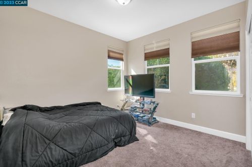 1636 Maidencane Way, Los Banos, CA 93635-8546