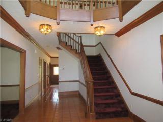 8190 Daventree Dr, Cleveland OH  44141-1271 exterior