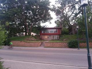 3653 Broadway Ave, Minneapolis MN  55422-2333 exterior