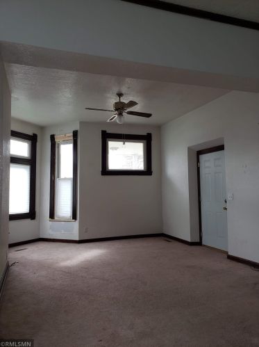 401 Charles Ave, Saint Paul MN  55103-1907 exterior