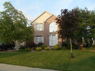 2011 Gailey Ln, Bloomington, IL 61704-2488