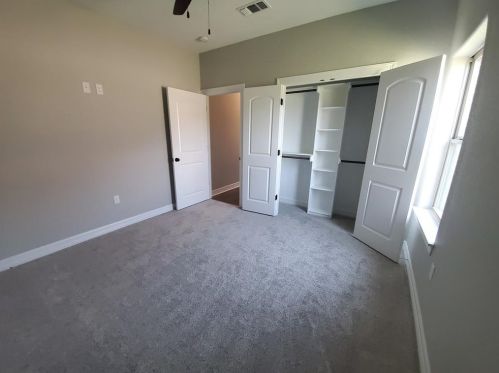 233 Shannon St, Angleton TX 77515 exterior