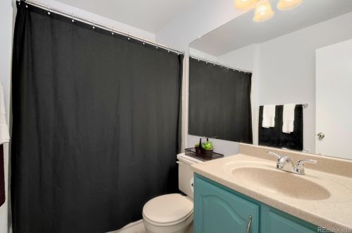 1826 Quintero Way, Aurora CO 80015-2521 exterior