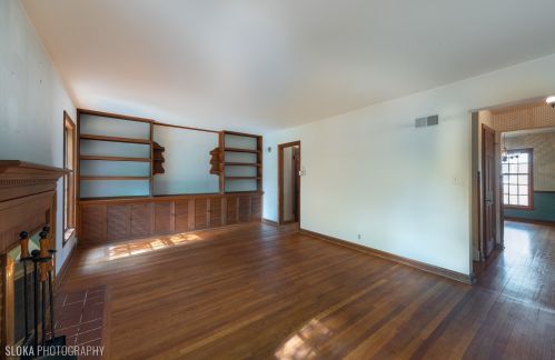 324 Wiltshire Ln, Bull Valley, IL 60014-5433