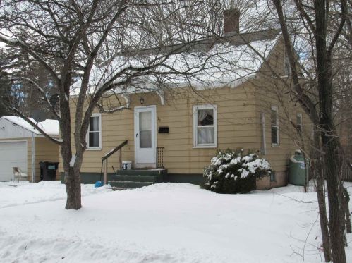 23 Kenyon St, Unity, NH 03743-2825
