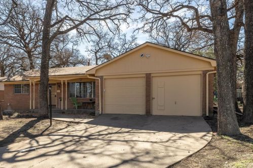 4732 Leonard St, Fort Worth TX  76119-7541 exterior