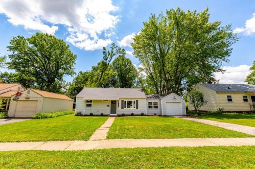 1004 Chicago St, Valpo IN  46383-5056 exterior