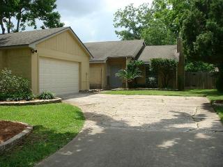 2703 Ferry Lndg, Sugar Land TX  77478-4314 exterior