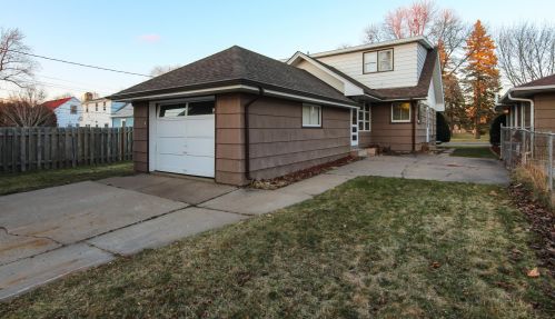 987 Hall Ave, Saint Paul MN  55118-1421 exterior