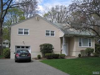 378 Hopper Ave, Ridgewood, NJ 07450-5104