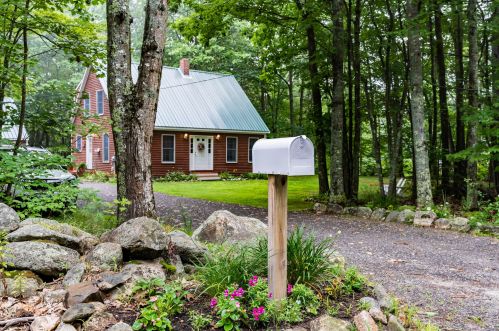 159 Dutton Hill Rd, Gray, ME 04039-9415