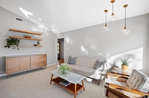 2401 Bluffview Dr, Austin TX  78704-5822 exterior