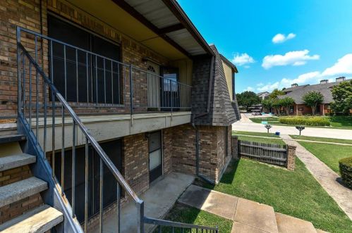 9523 Westpark Dr, Fort Worth TX  76126-3146 exterior